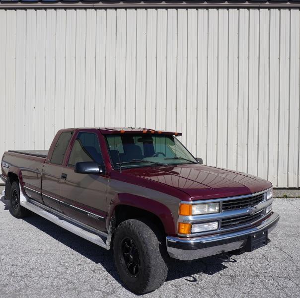 Chevrolet C/K 2500 Ext. Cab 8-ft. Bed 4WD 1996