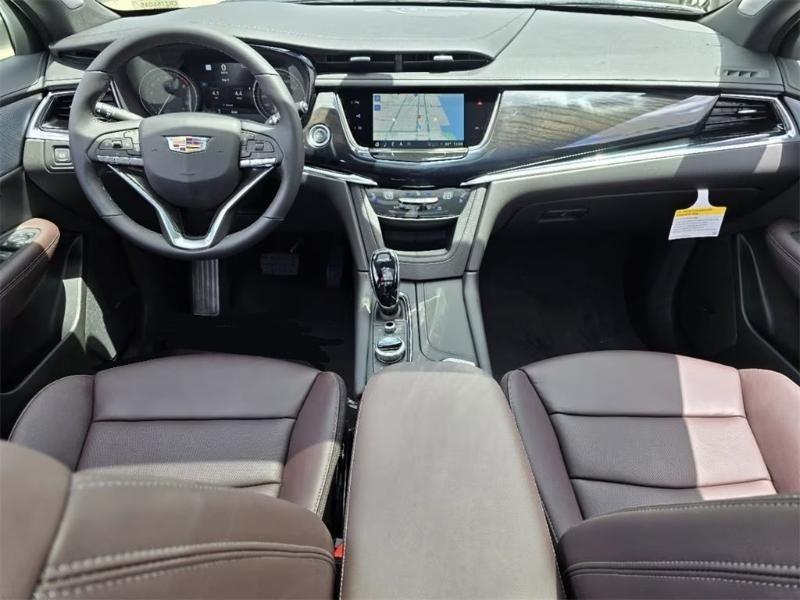 Cadillac XT5  2025