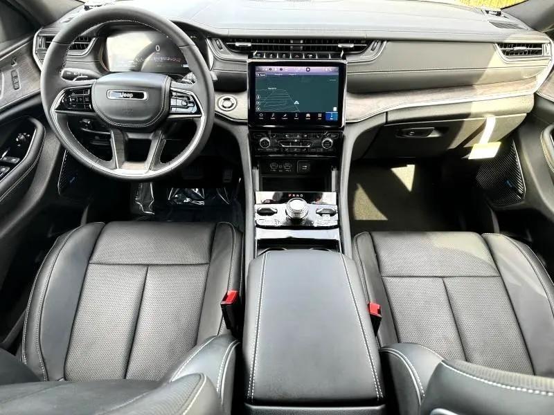 Jeep Grand Cherokee  2025