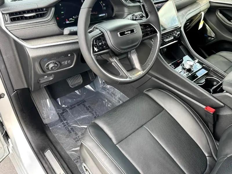 Jeep Grand Cherokee  2025