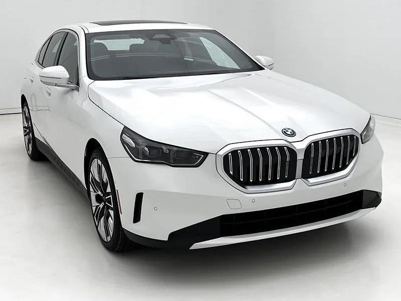 2025 BMW 5 Series 