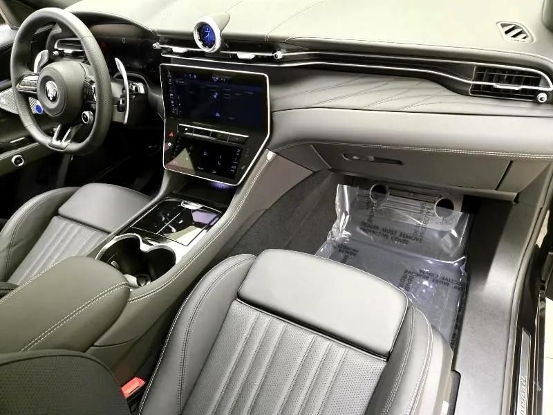 Maserati Grecale  2025