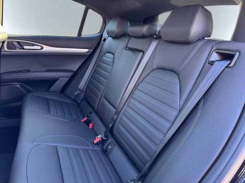 Alfa Romeo Stelvio  2025