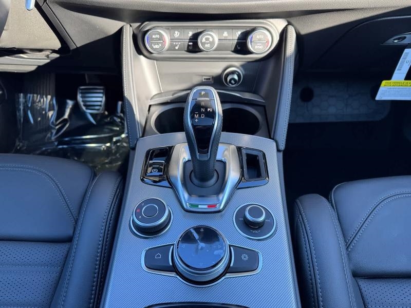 Alfa Romeo Stelvio  2025