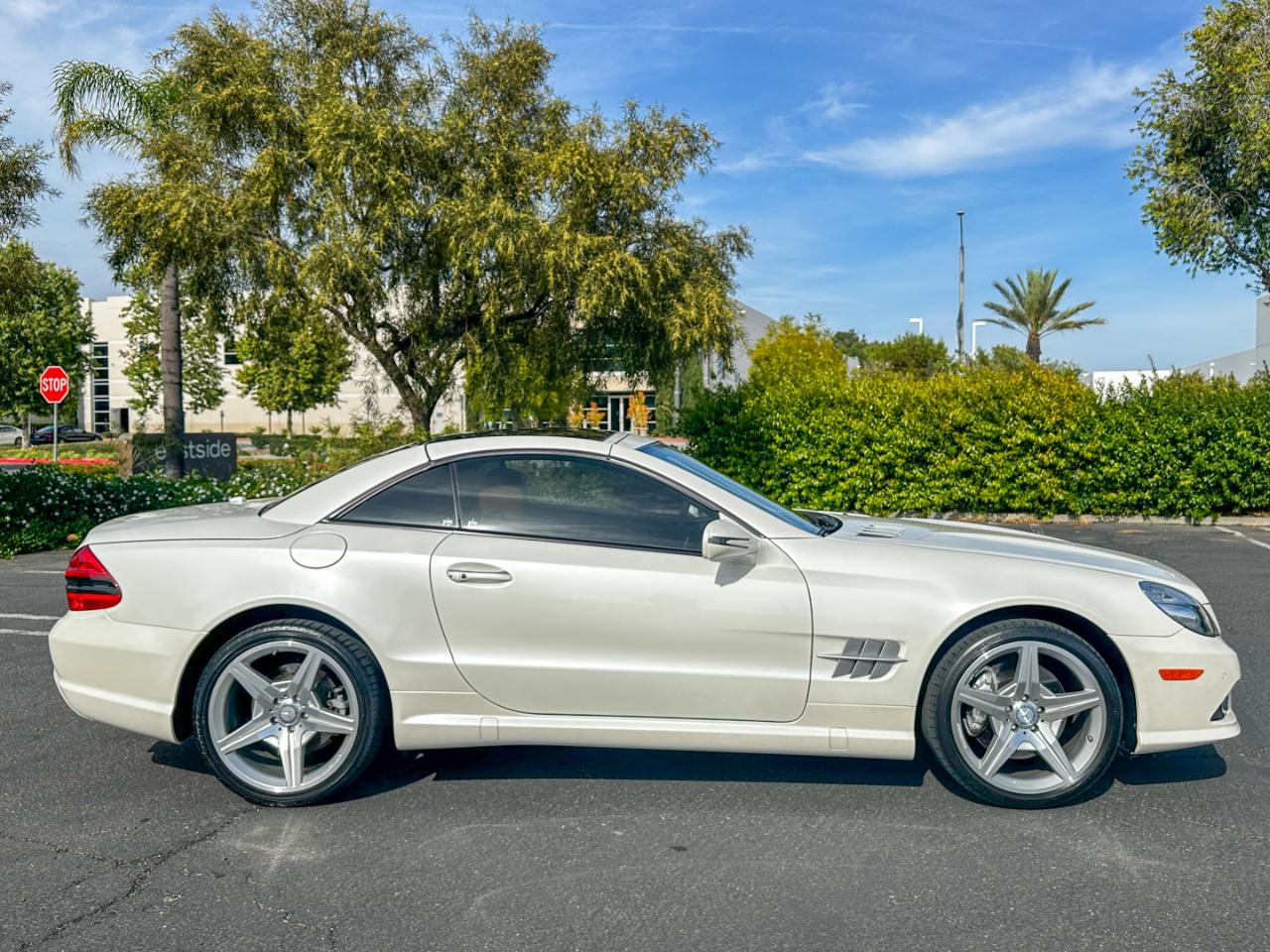 Mercedes-Benz SL-Class SL550 2012