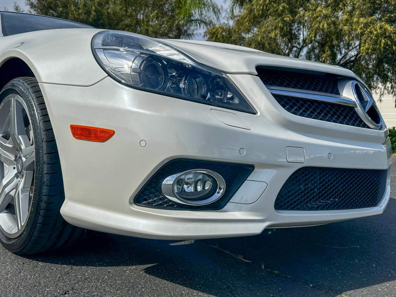 Mercedes-Benz SL-Class SL550 2012
