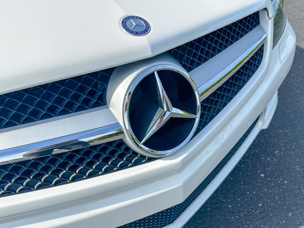 Mercedes-Benz SL-Class SL550 2012