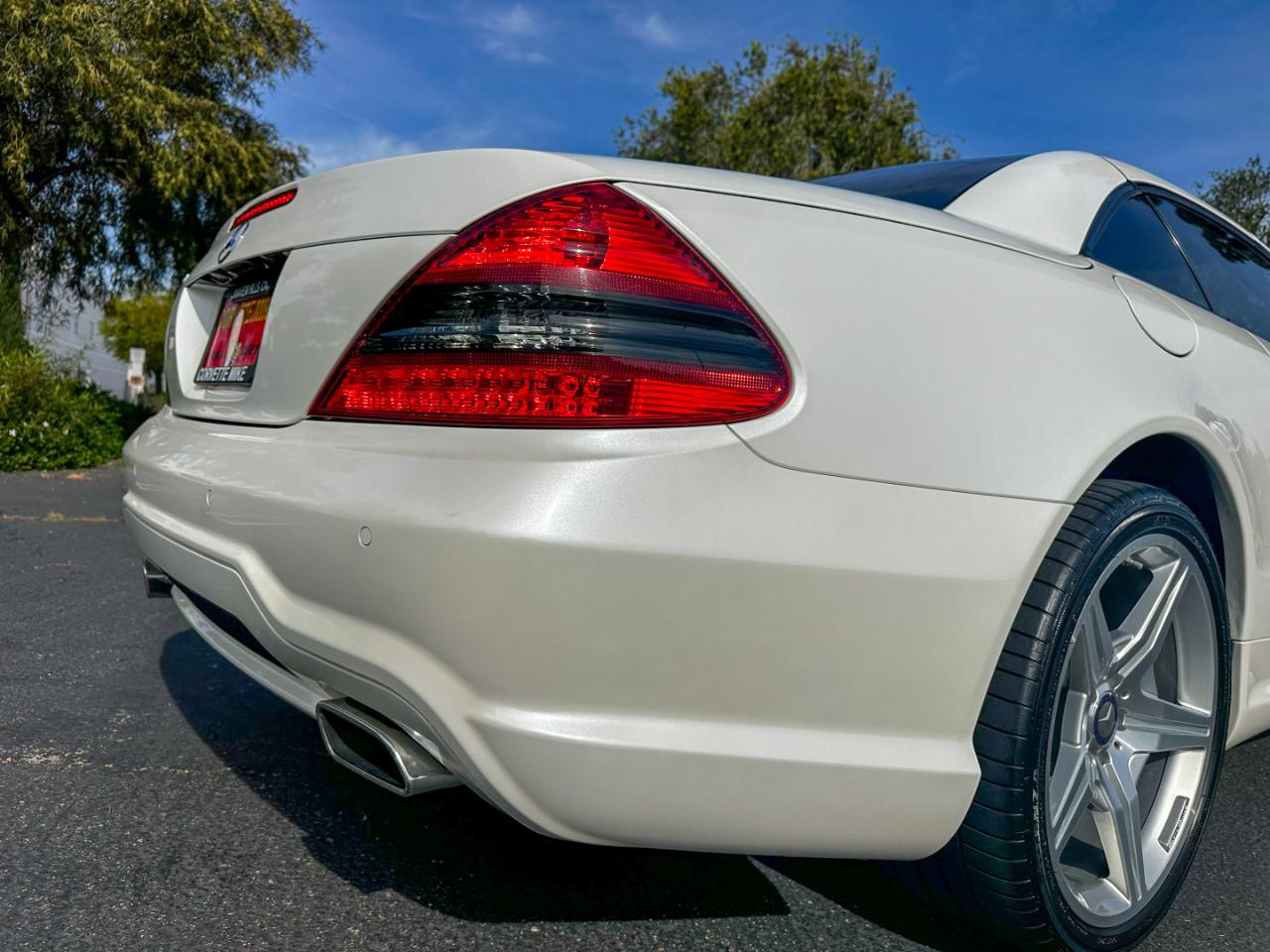Mercedes-Benz SL-Class SL550 2012