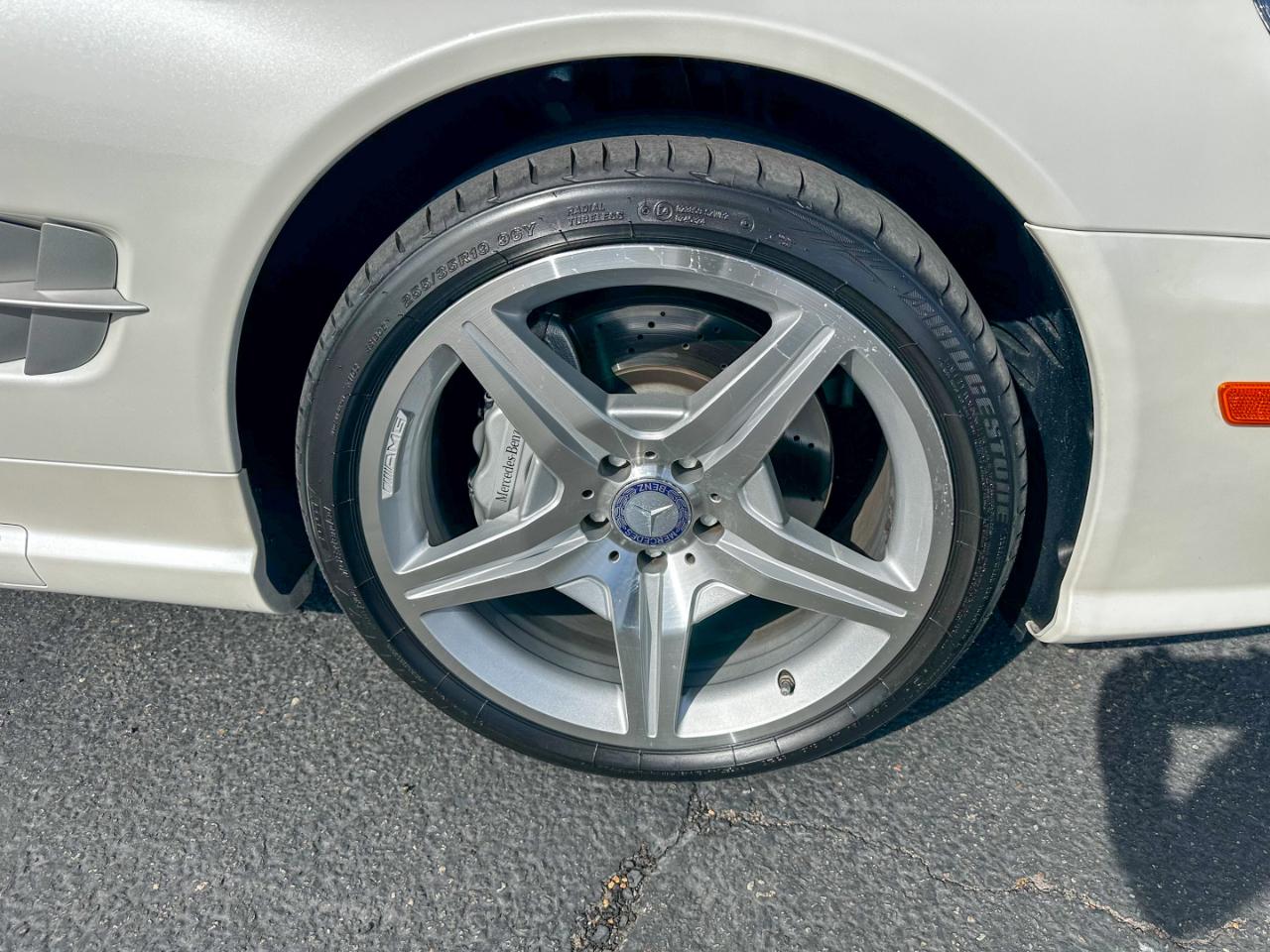 Mercedes-Benz SL-Class SL550 2012