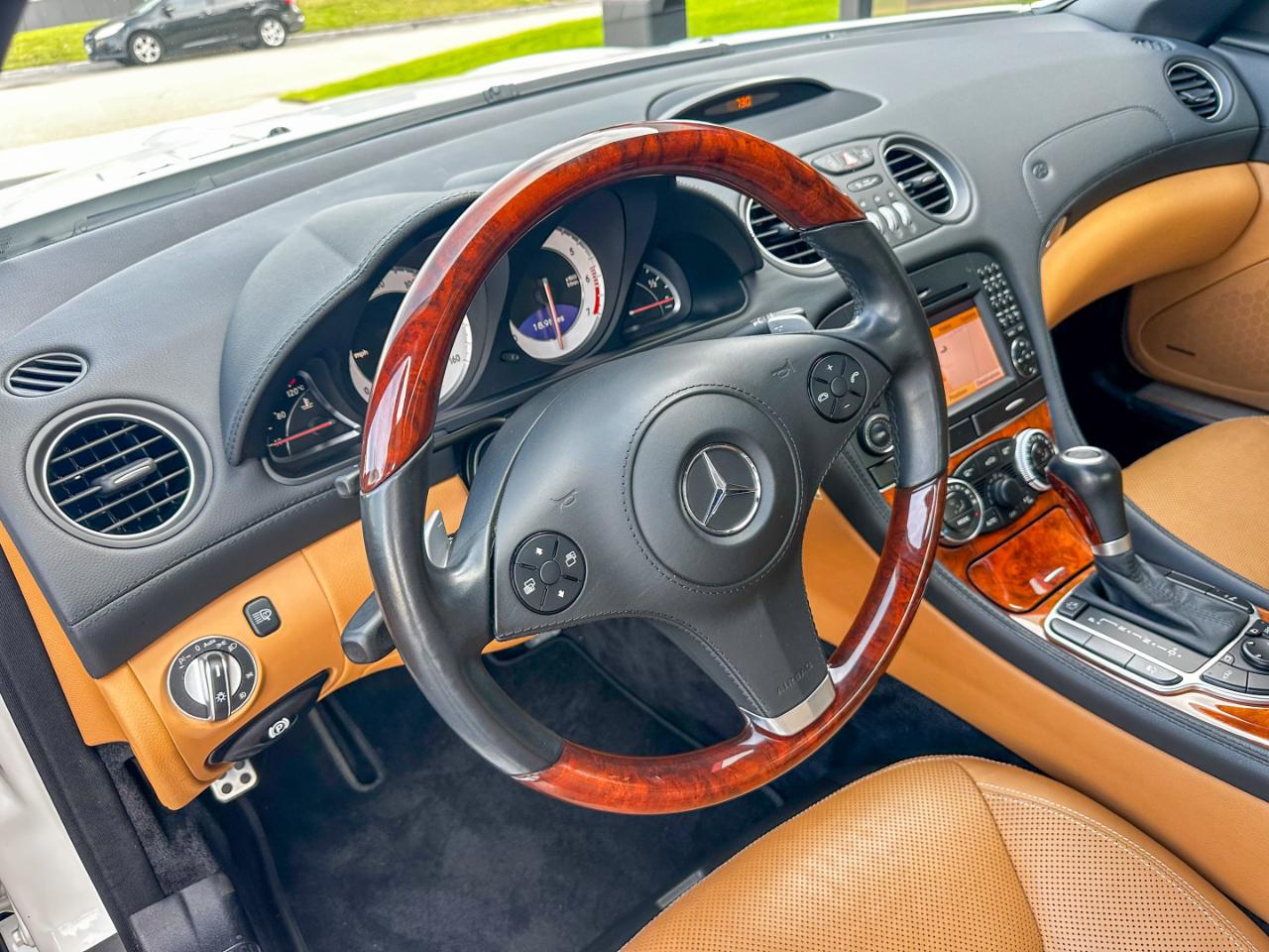 Mercedes-Benz SL-Class SL550 2012