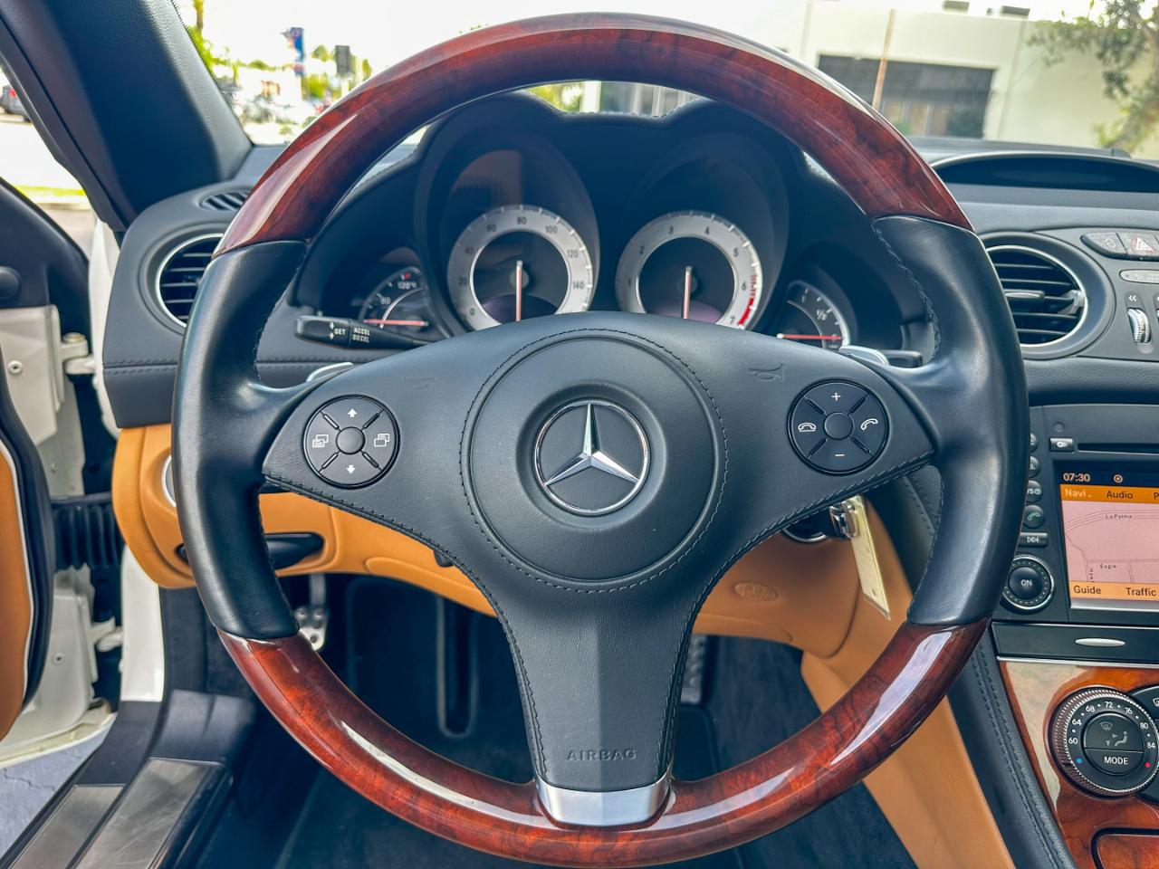 Mercedes-Benz SL-Class SL550 2012