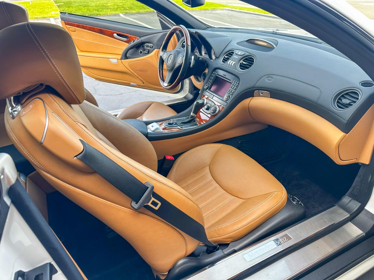 Mercedes-Benz SL-Class SL550 2012