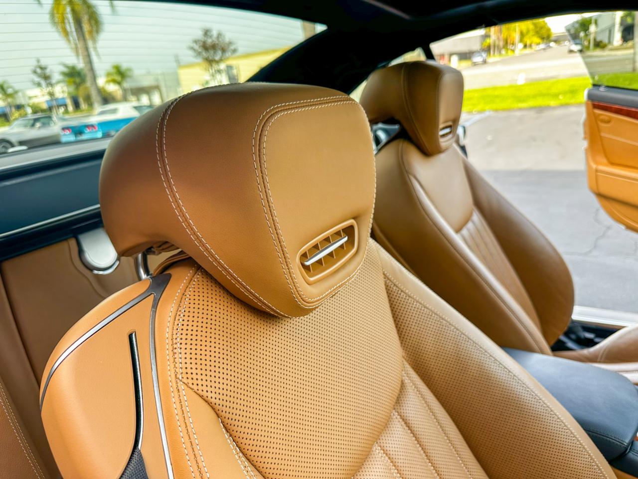 Mercedes-Benz SL-Class SL550 2012