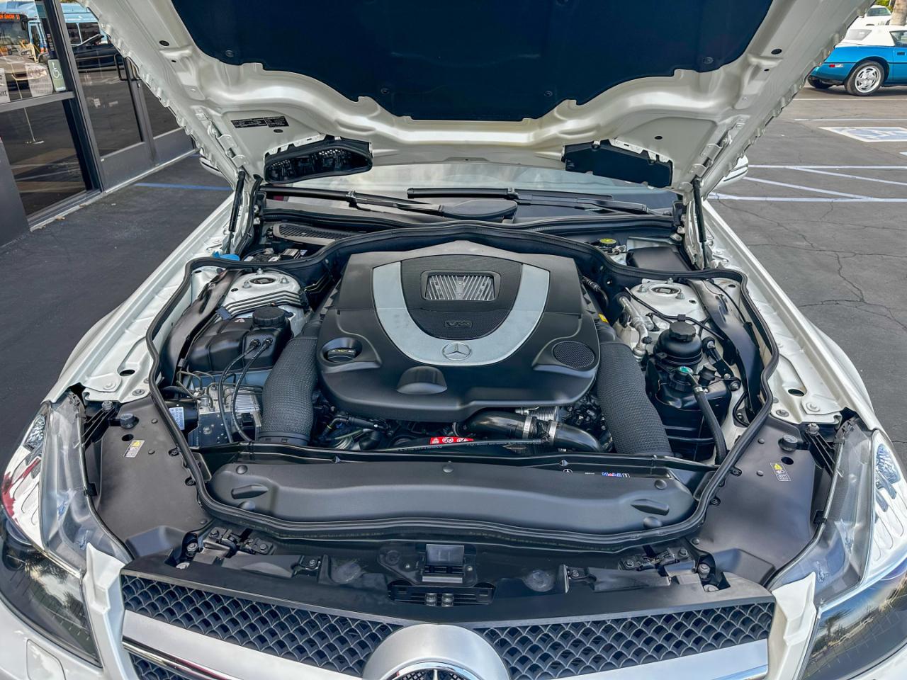 Mercedes-Benz SL-Class SL550 2012