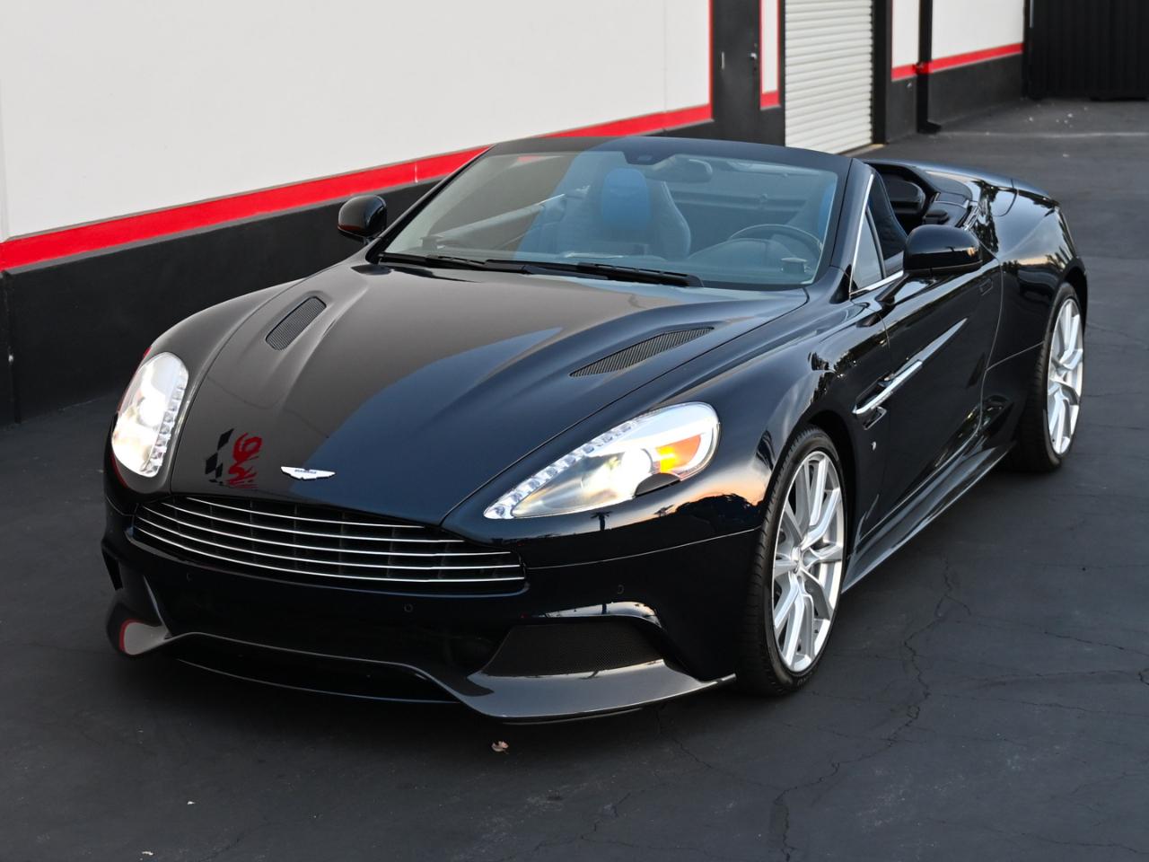Aston Martin Vanquish Volante 2016