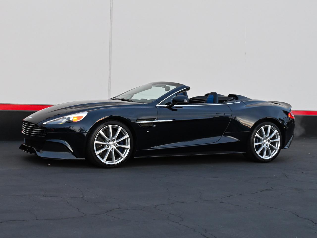 Aston Martin Vanquish Volante 2016
