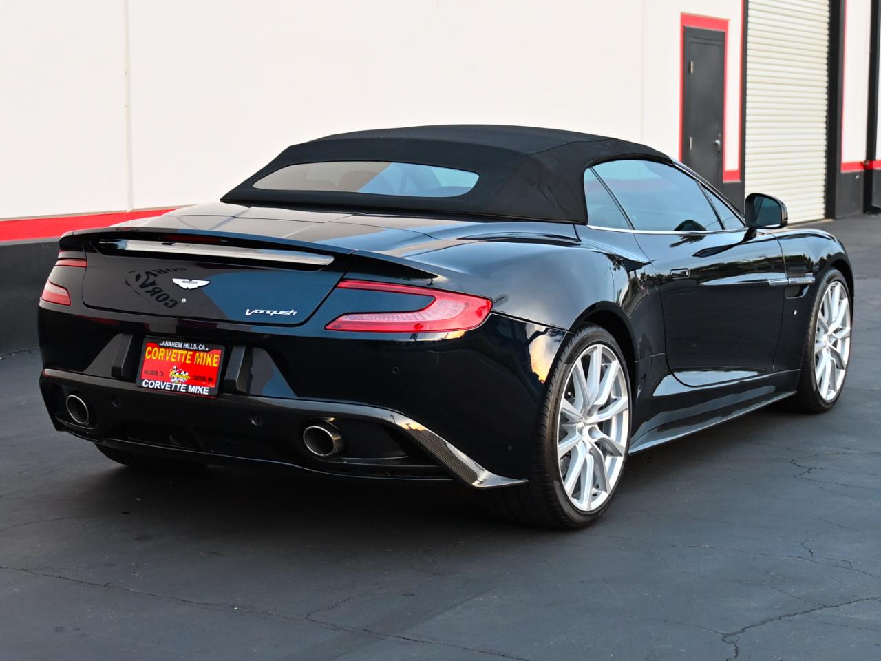 Aston Martin Vanquish Volante 2016