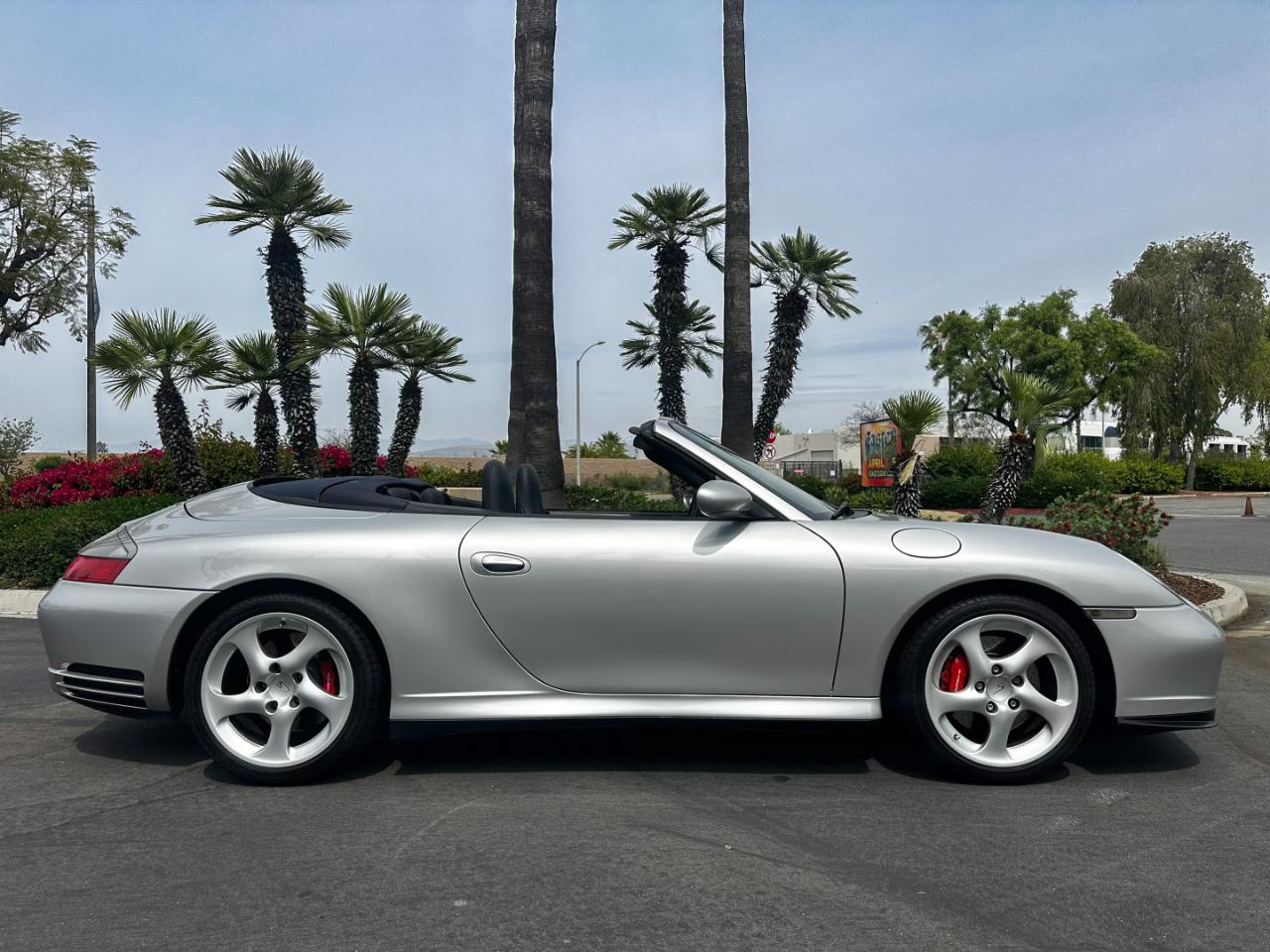 Porsche 911 Carrera Cabriolet 2004
