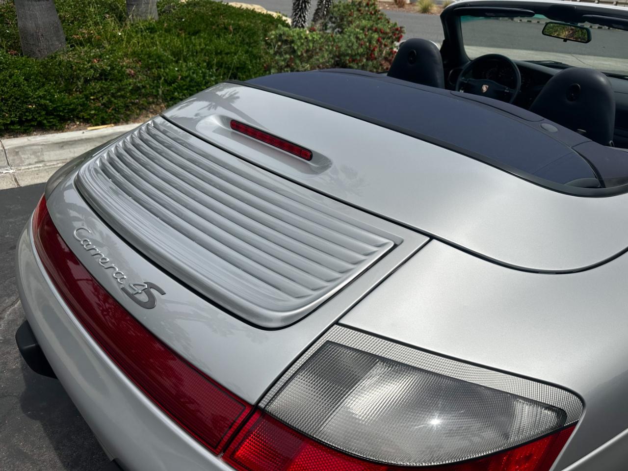 Porsche 911 Carrera Cabriolet 2004
