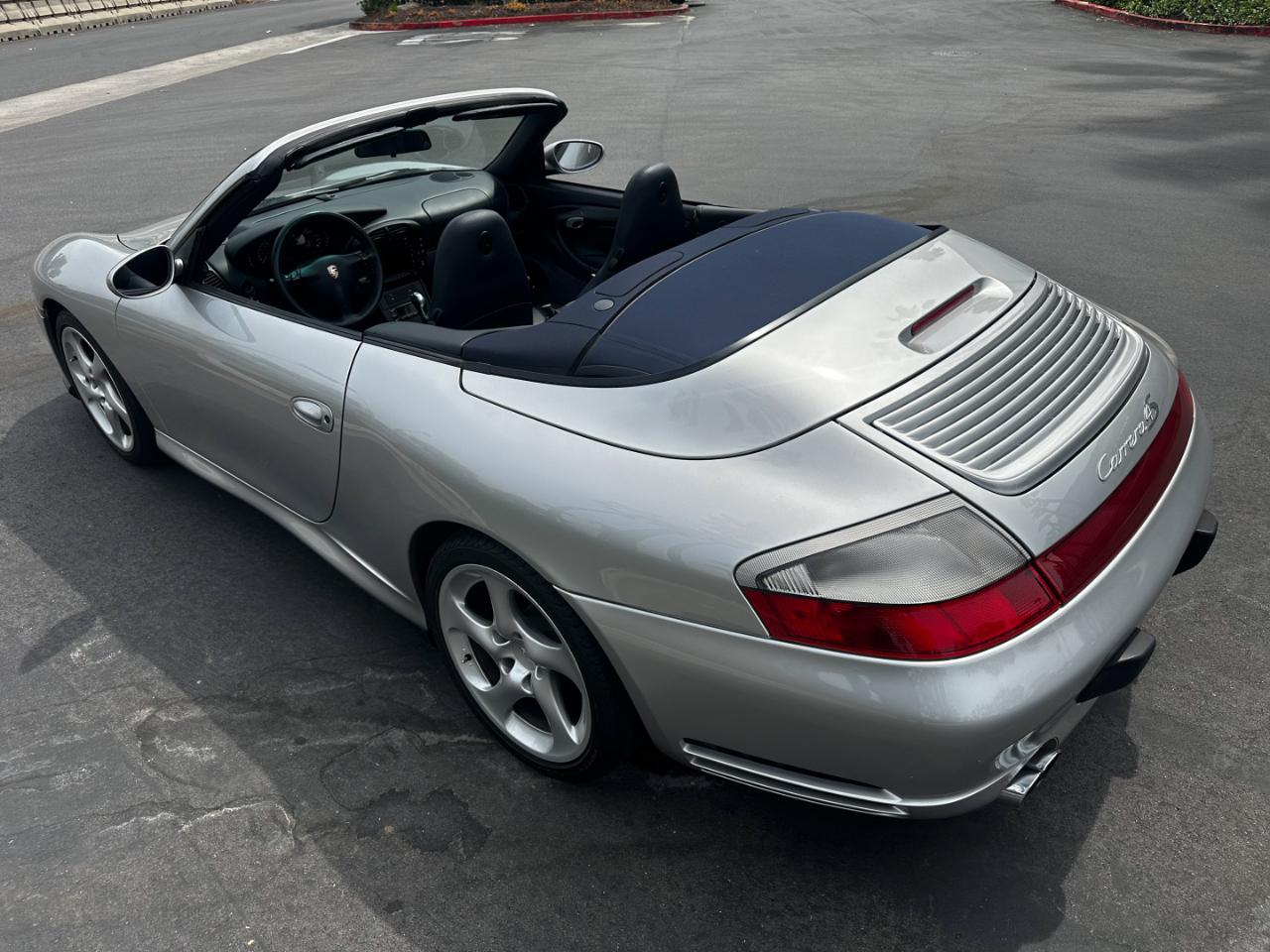 Porsche 911 Carrera Cabriolet 2004