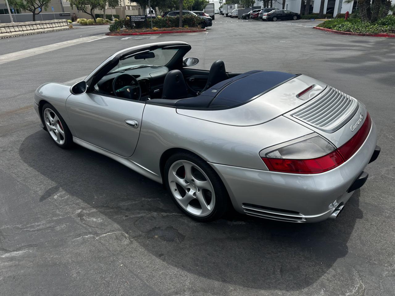 Porsche 911 Carrera Cabriolet 2004