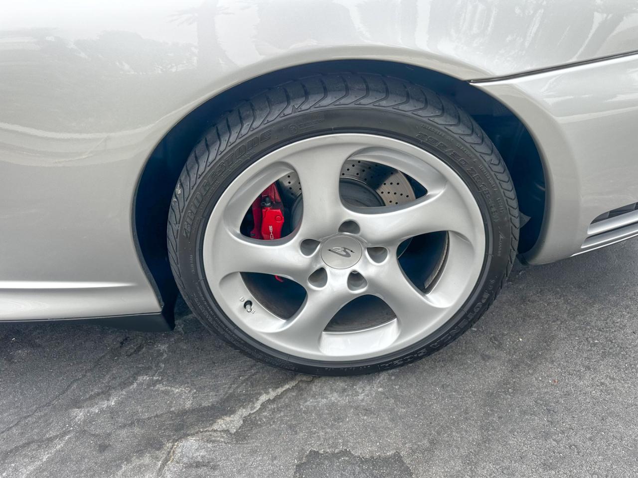 Porsche 911 Carrera Cabriolet 2004