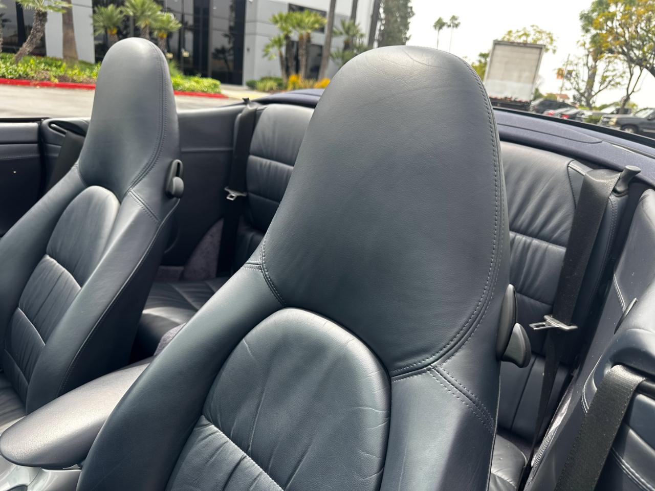 Porsche 911 Carrera Cabriolet 2004