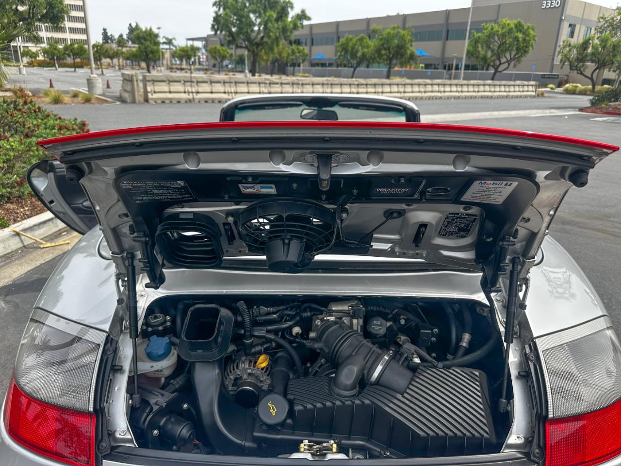 Porsche 911 Carrera Cabriolet 2004