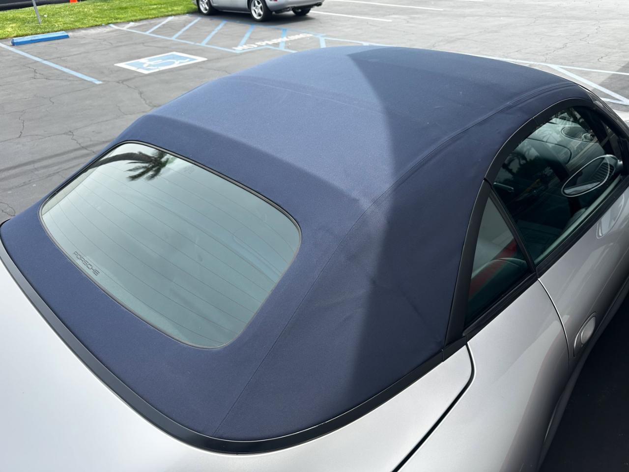 Porsche 911 Carrera Cabriolet 2004