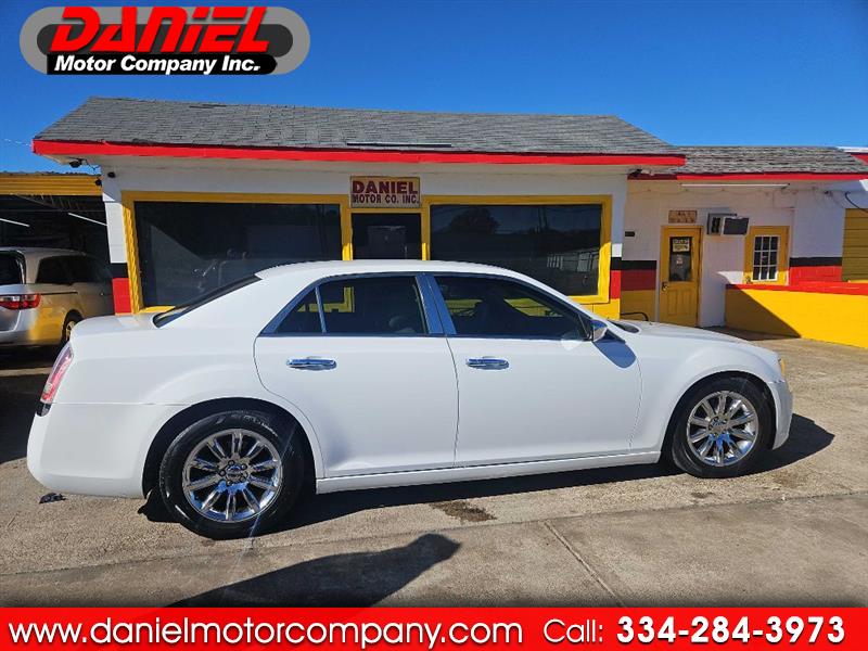 2013 Chrysler 300 C's photo