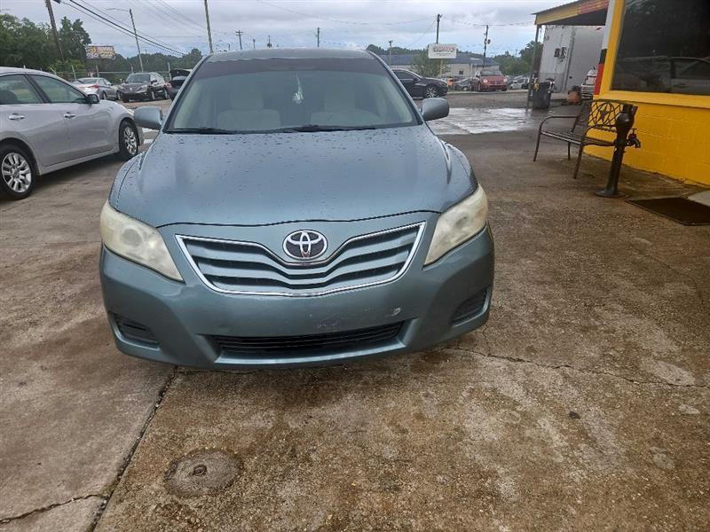 Toyota Camry Base 6-Spd AT 2011