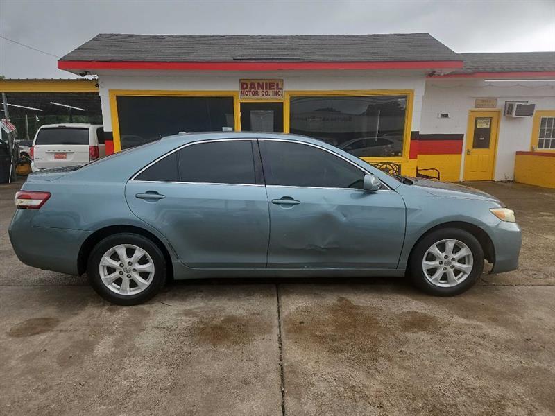 Toyota Camry Base 6-Spd AT 2011