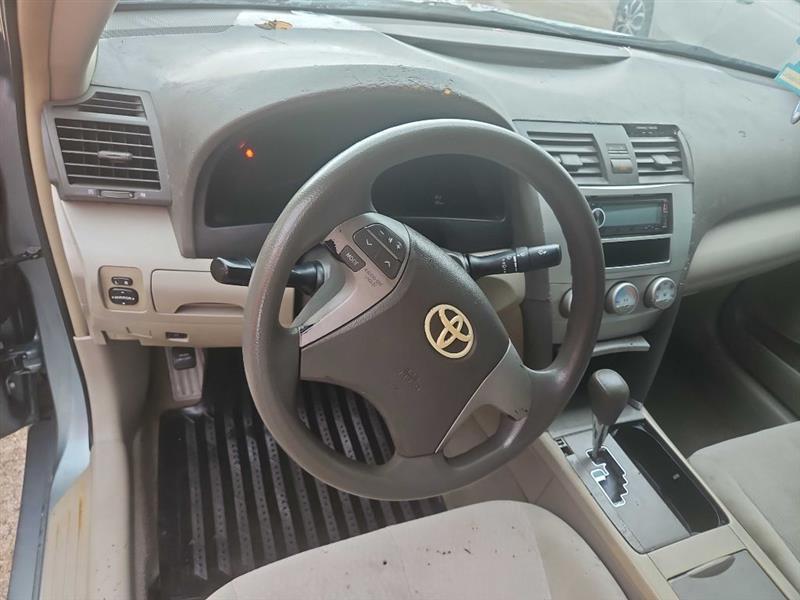 Toyota Camry Base 6-Spd AT 2011