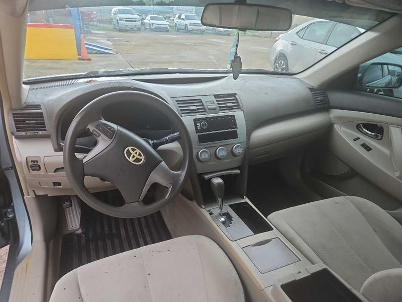 Toyota Camry Base 6-Spd AT 2011
