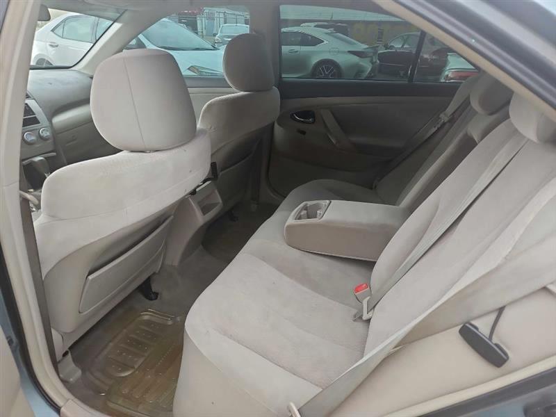 Toyota Camry Base 6-Spd AT 2011
