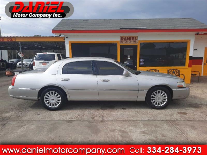 2005 Lincoln Town Car Signature