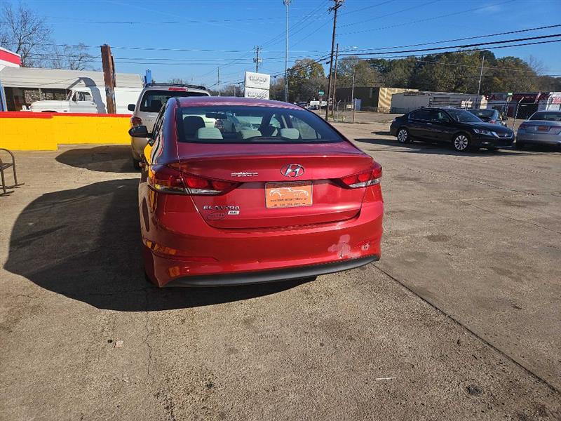 Hyundai Elantra SE 6AT 2018