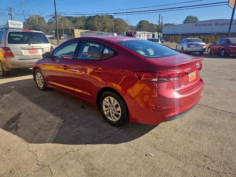 Hyundai Elantra SE 6AT 2018