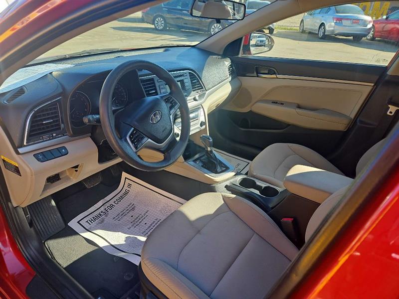 Hyundai Elantra SE 6AT 2018