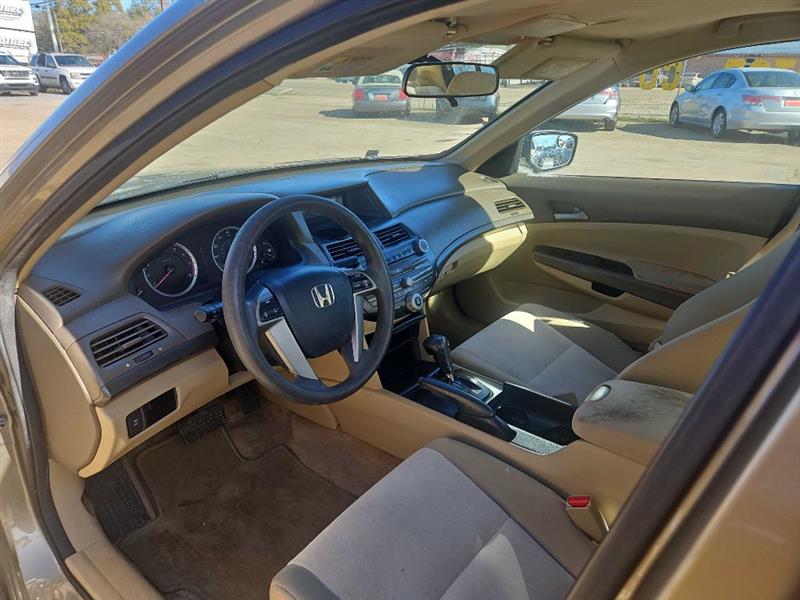 Honda Accord LX sedan AT 2010