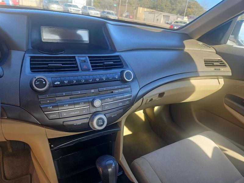 Honda Accord LX sedan AT 2010