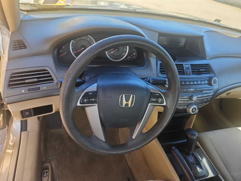 Honda Accord LX sedan AT 2010