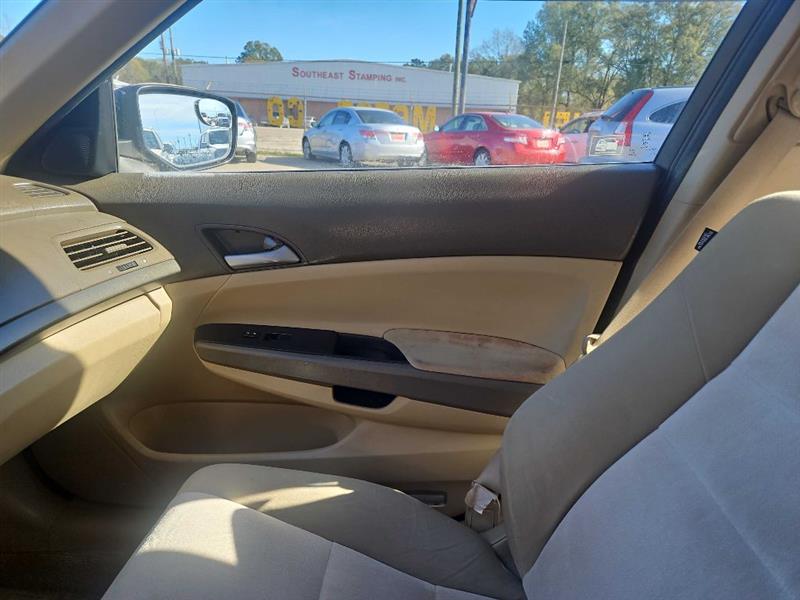 Honda Accord LX sedan AT 2010