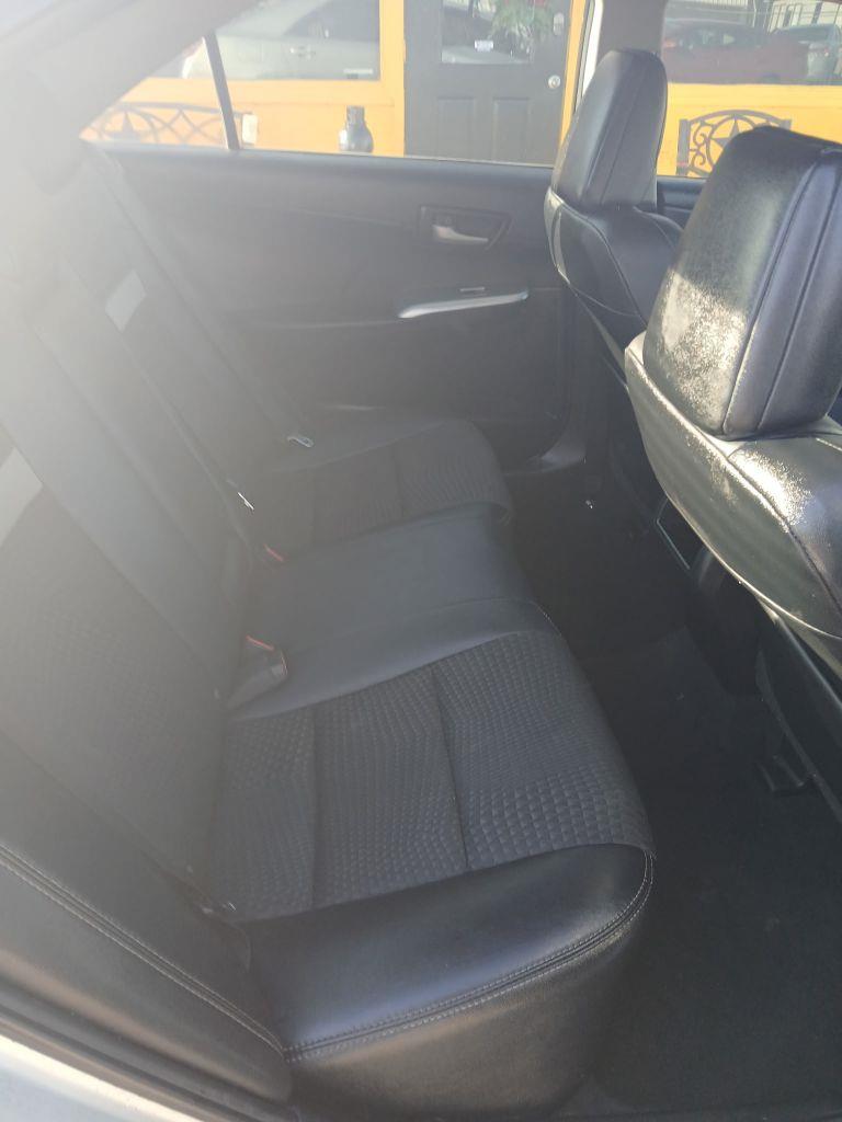 Toyota Camry SE 2012