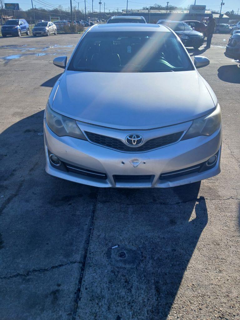 Toyota Camry SE 2012