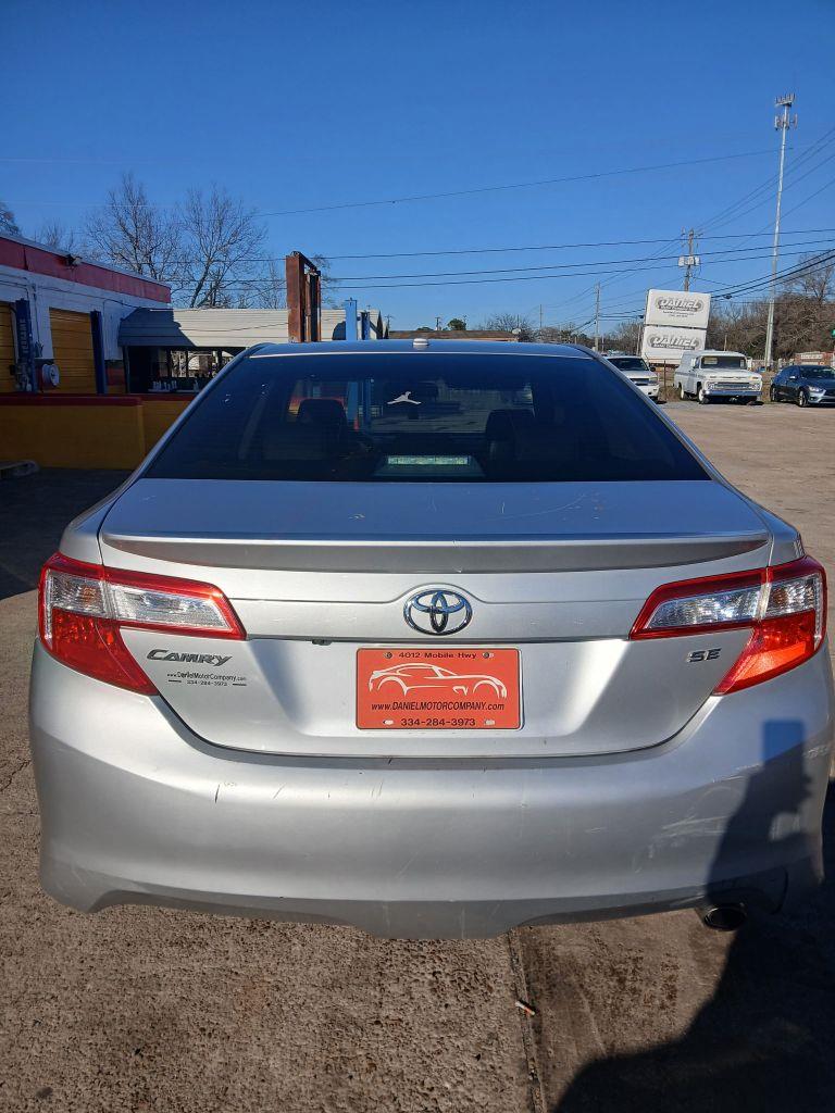 Toyota Camry SE 2012