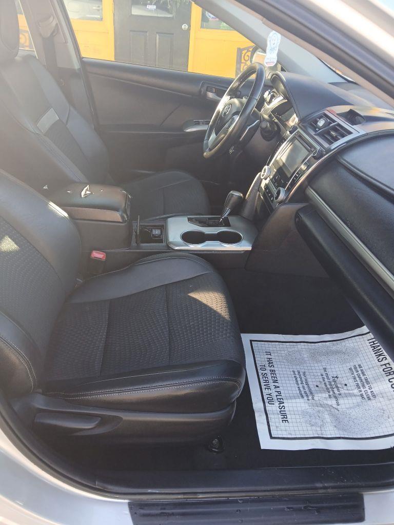 Toyota Camry SE 2012