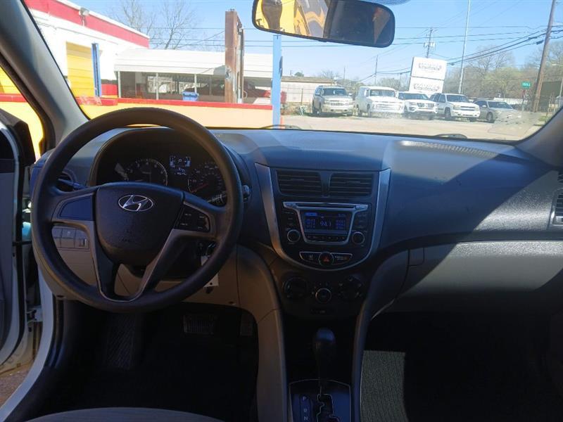 Hyundai Accent GS 5-Door 6A 2015