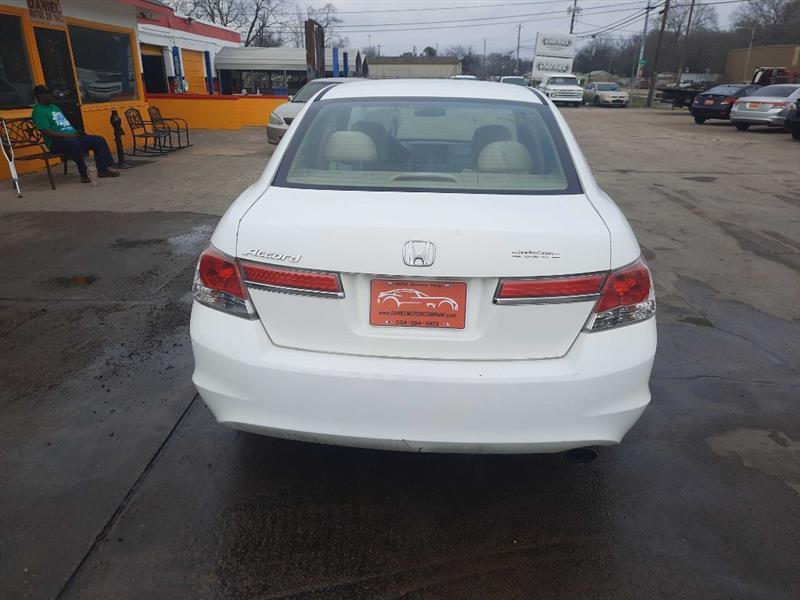 Honda Accord LX sedan AT 2012