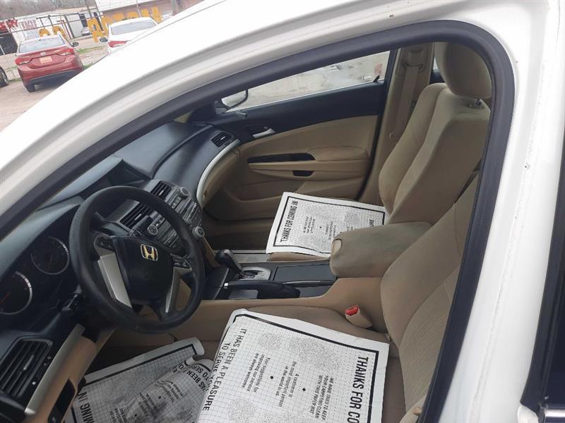 Honda Accord LX sedan AT 2012